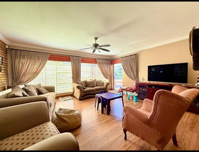 3 BEDROOM HOUSE FOR SALE IN FLORA GARDENS
